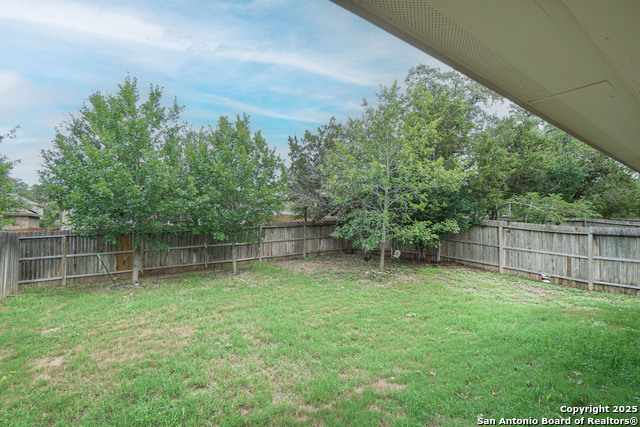 Listing photo id 12 for 5936 Hindes Stone