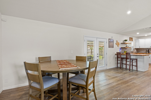 Listing photo id 8 for 6402 Quiet Forest