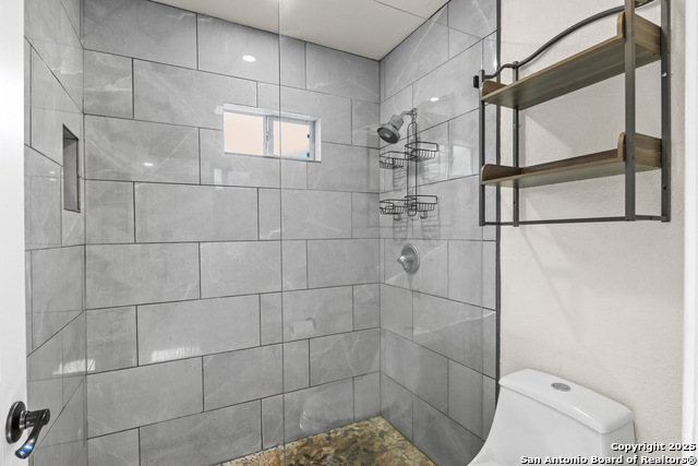 Listing photo id 17 for 6402 Quiet Forest