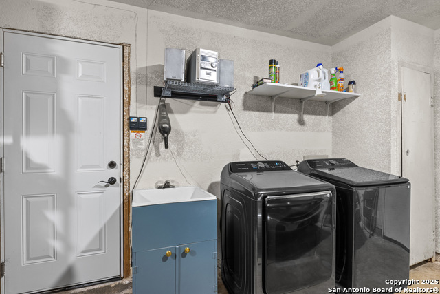 Listing photo id 20 for 6402 Quiet Forest