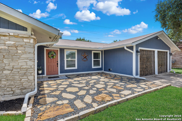 Listing photo id 2 for 6402 Quiet Forest
