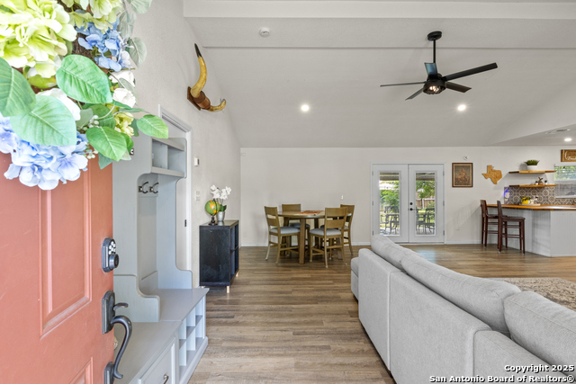 Listing photo id 3 for 6402 Quiet Forest