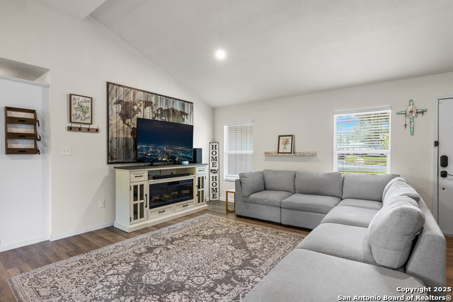 Listing photo id 6 for 6402 Quiet Forest
