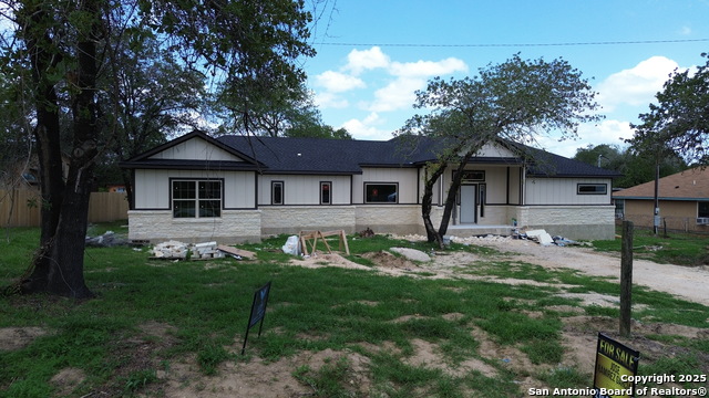 Listing photo id 0 for 23048 Hilltop Peaks