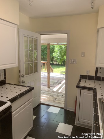 Image 10 of 27 For 212 Lyman Dr