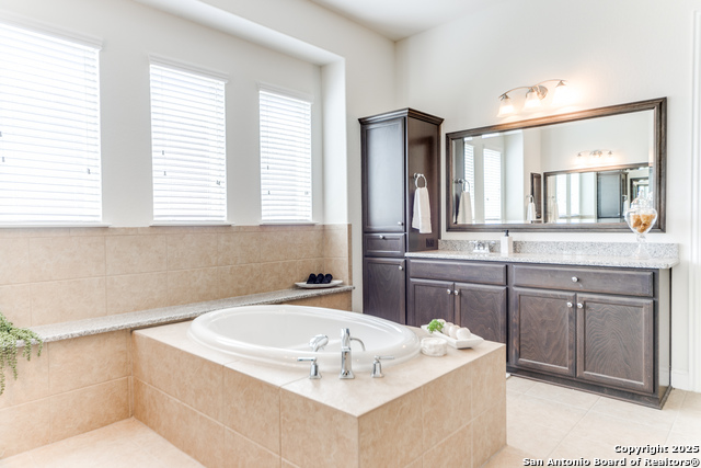 Listing photo id 16 for 233 Branson Falls
