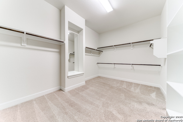 Listing photo id 19 for 233 Branson Falls