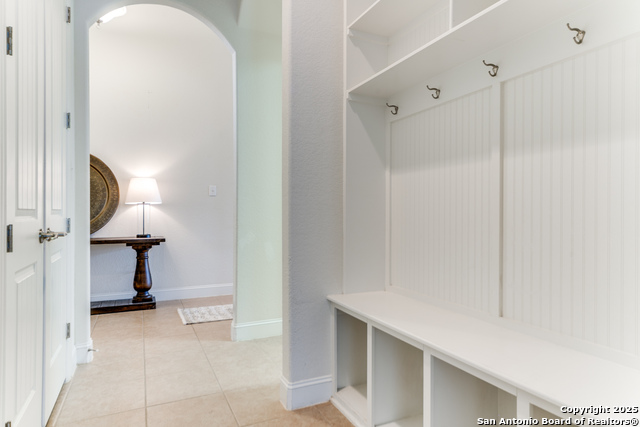 Listing photo id 26 for 233 Branson Falls