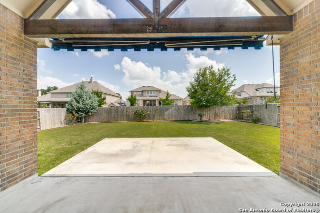 Listing photo id 27 for 233 Branson Falls