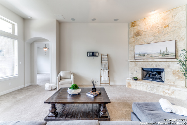 Listing photo id 3 for 233 Branson Falls