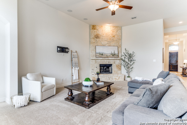 Listing photo id 4 for 233 Branson Falls