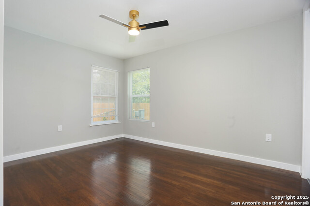 Image 16 of 21 For 446 Savannah Dr