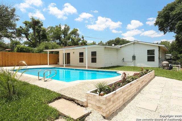 Image 2 of 21 For 446 Savannah Dr