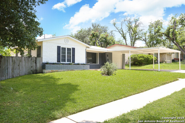 Image 5 of 21 For 446 Savannah Dr