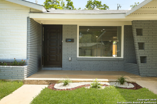 Image 6 of 21 For 446 Savannah Dr