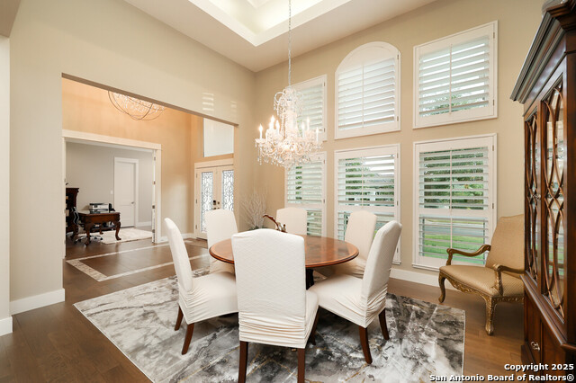 Listing photo id 8 for 19727 La Sierra Blvd