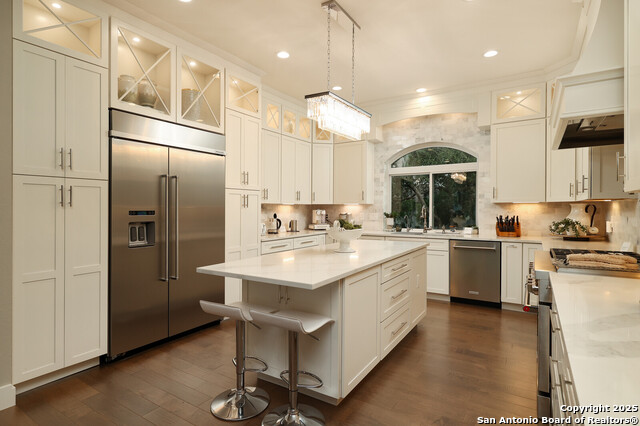 Listing photo id 11 for 19727 La Sierra Blvd