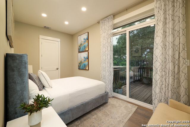 Listing photo id 15 for 19727 La Sierra Blvd