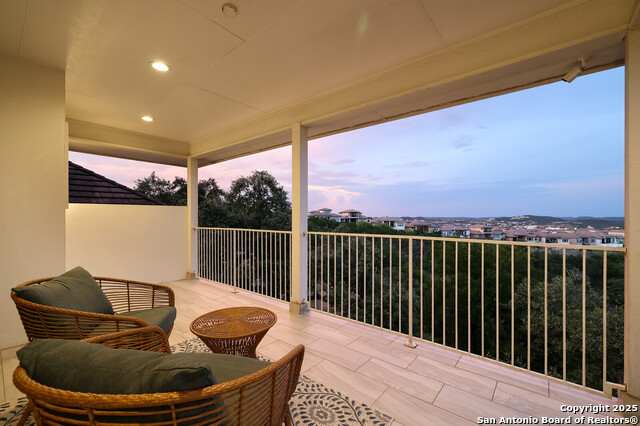 Listing photo id 22 for 19727 La Sierra Blvd