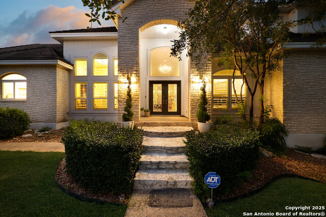 Listing photo id 1 for 19727 La Sierra Blvd