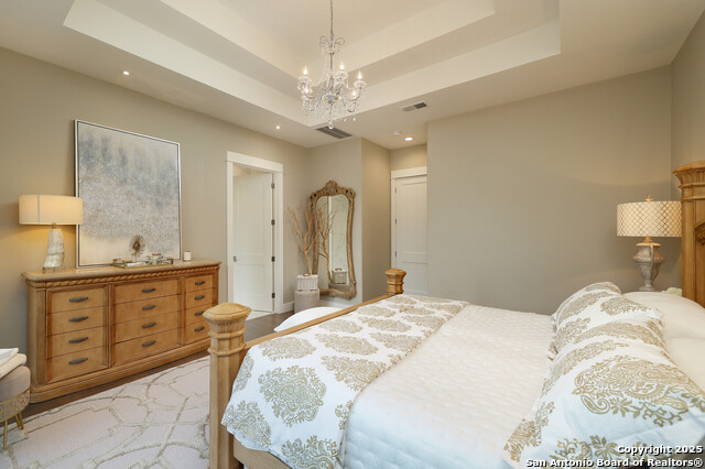 Listing photo id 28 for 19727 La Sierra Blvd