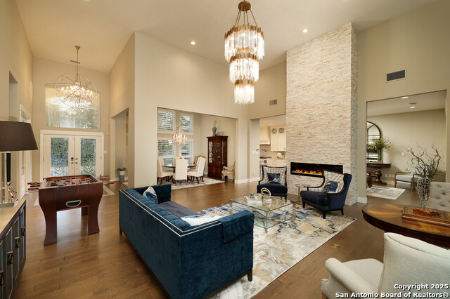 Listing photo id 4 for 19727 La Sierra Blvd