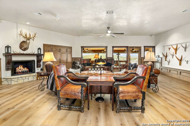 Listing photo id 19 for 1155 Blue Water Drive