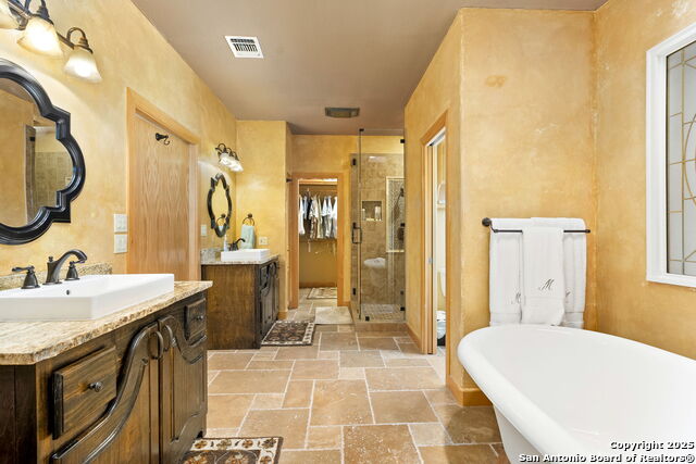 Listing photo id 39 for 1155 Blue Water Drive