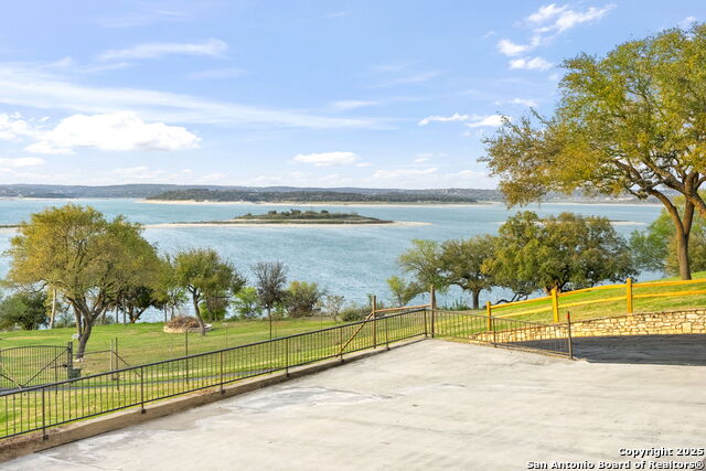 Listing photo id 44 for 1155 Blue Water Drive