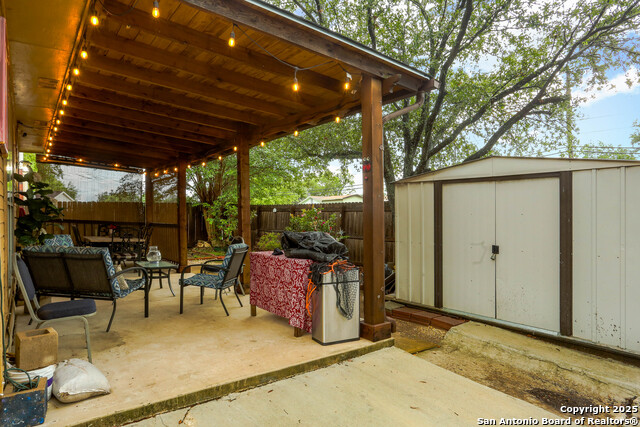Image 21 of 22 For 13111 Burgundy Pt