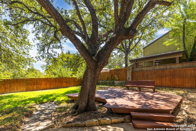 Image 18 of 21 For 15611 Trail Bluff