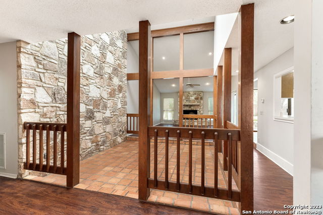 Image 4 of 21 For 15611 Trail Bluff