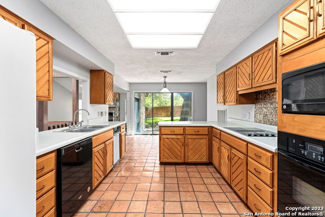 Image 6 of 21 For 15611 Trail Bluff