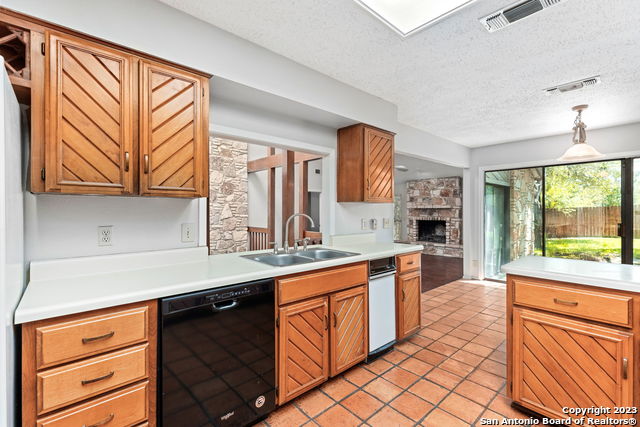 Image 7 of 21 For 15611 Trail Bluff