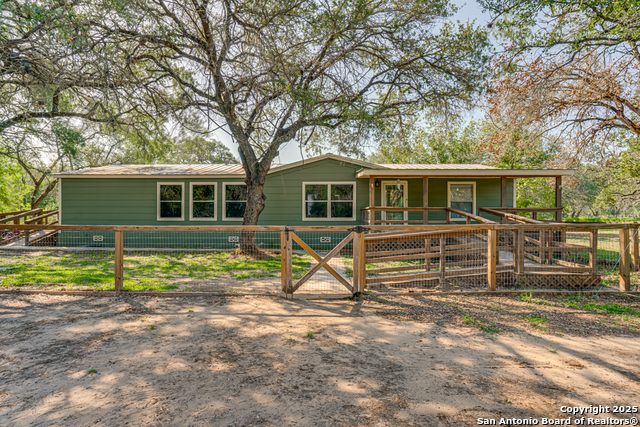 Details for 204 County Road 7725, Natalia, TX 78059