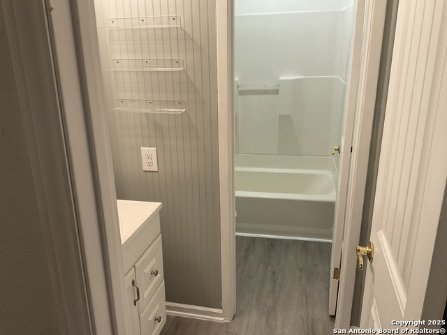 Image 16 of 29 For 7322 Oak Manor  36