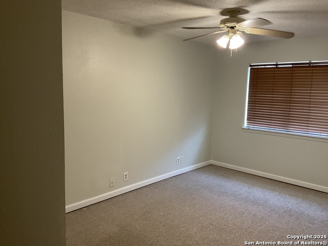 Image 19 of 29 For 7322 Oak Manor  36