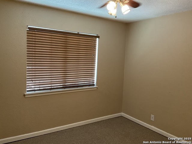 Image 21 of 29 For 7322 Oak Manor  36