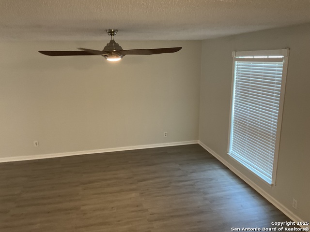 Image 24 of 29 For 7322 Oak Manor  36