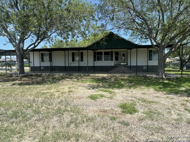 Image 4 of 37 For 207 S Edwards