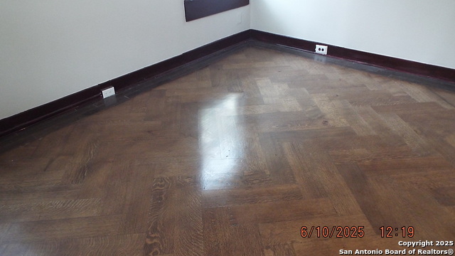 Image 3 of 17 For 1427 Schley Ave
