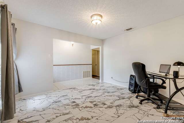 Image 4 of 15 For 5914 Oak Country