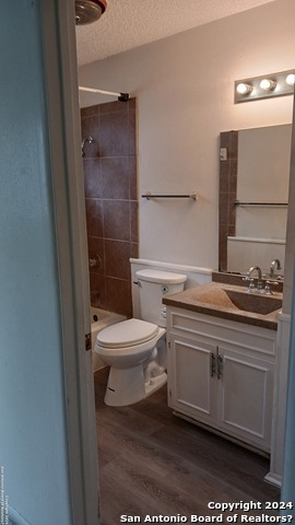 Listing photo id 8 for 7120 Larksong