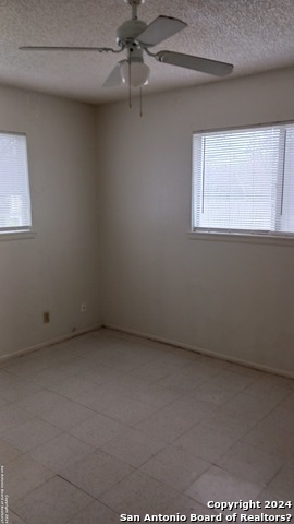 Listing photo id 10 for 7120 Larksong