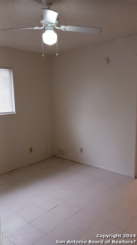 Listing photo id 11 for 7120 Larksong