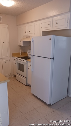 Listing photo id 12 for 7120 Larksong