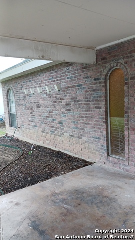 Listing photo id 0 for 7120 Larksong