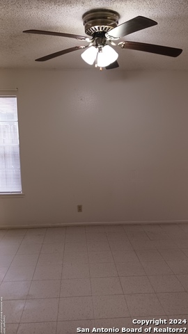Listing photo id 6 for 7120 Larksong