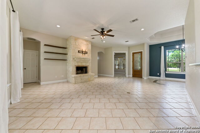 Image 6 of 33 For 143 Lantana Ridge