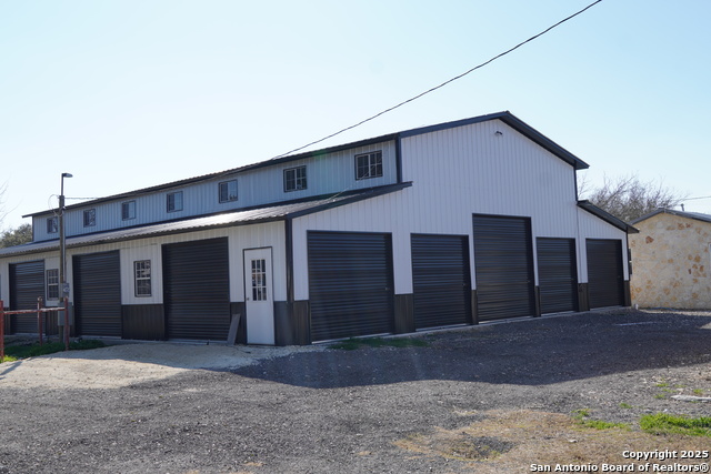 Listing photo id 13 for 203 Kerr  